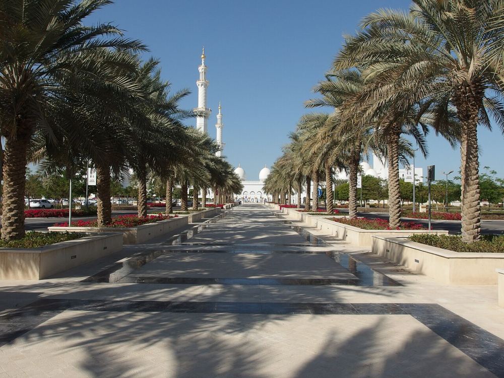 Sheikh Zayed Grand Mosque: Dress Code, Timing, and What to See