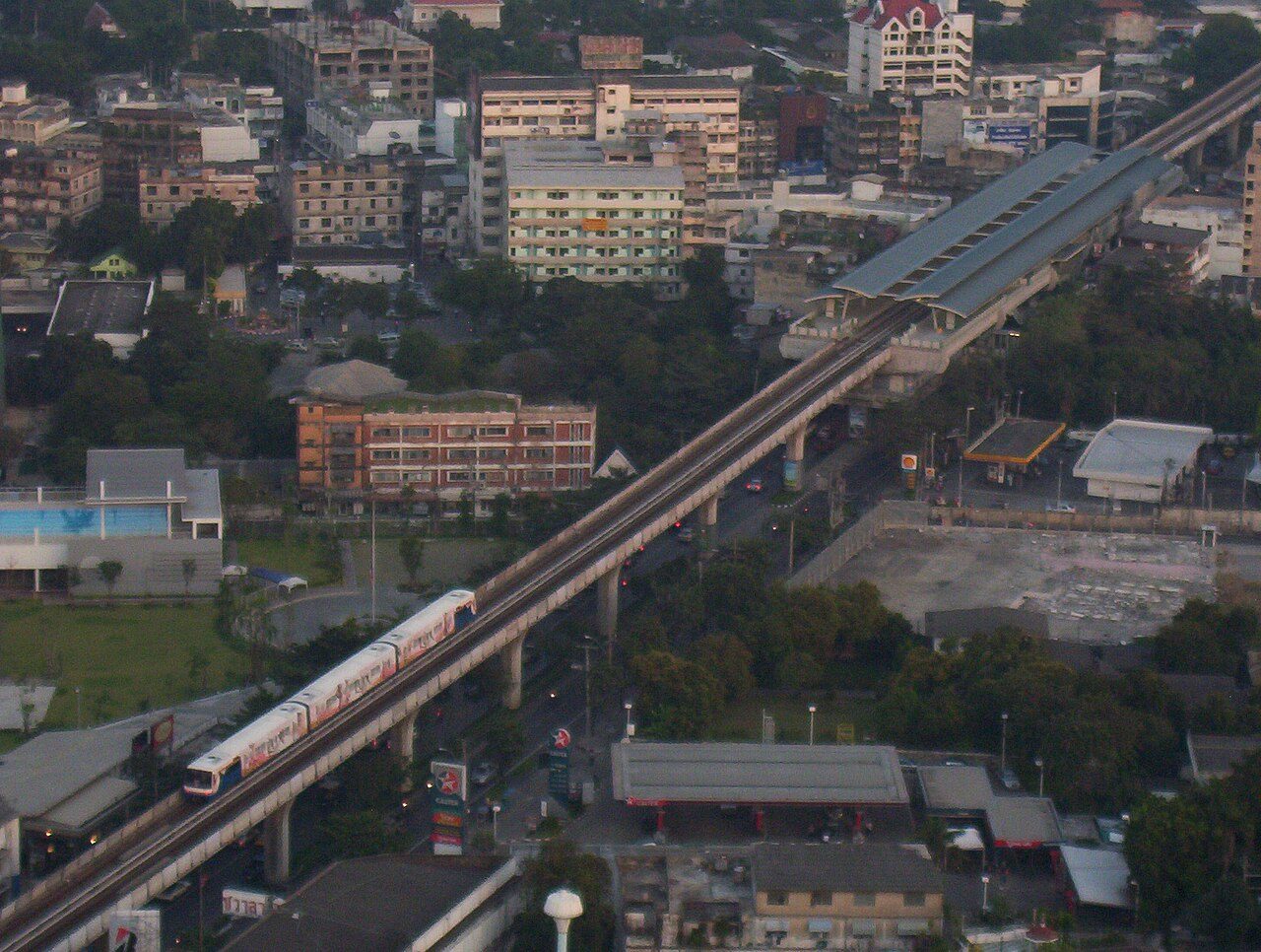 BTS Thong Lo Station