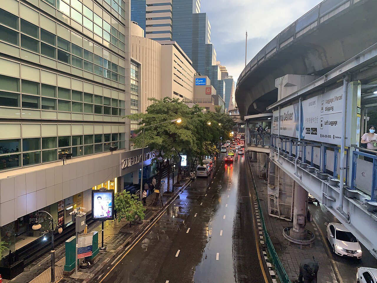 Silom: Bangkok's Business District by Day, Street Food and Nightlife by Night
