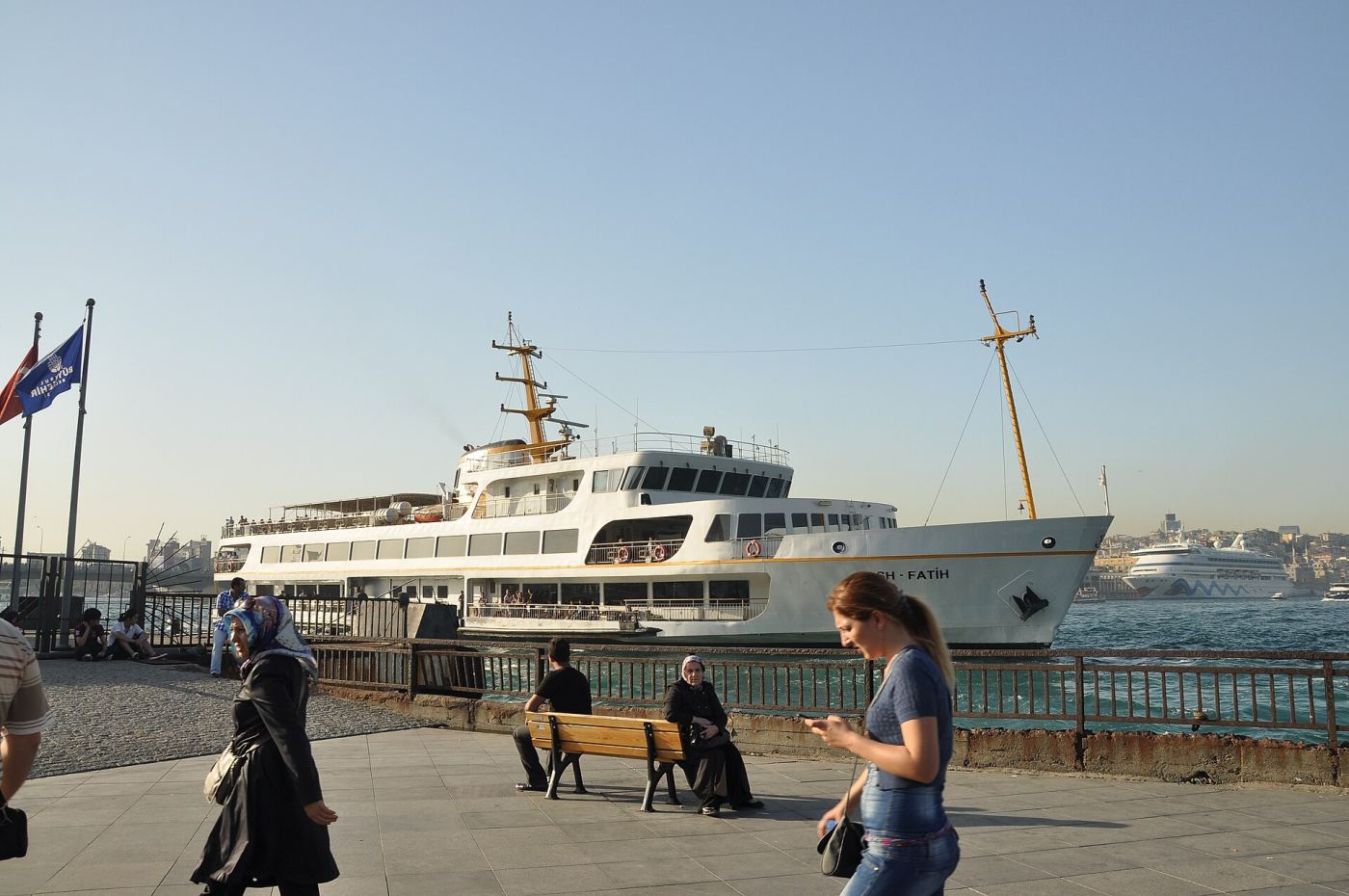 A Bosphorus Ferry Ride: Istanbul's Best Cheap Sightseeing Trip