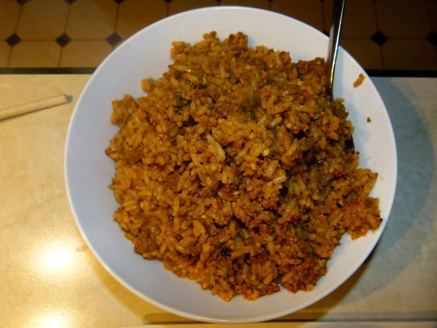 A platter of Gulf-style spiced rice with meat