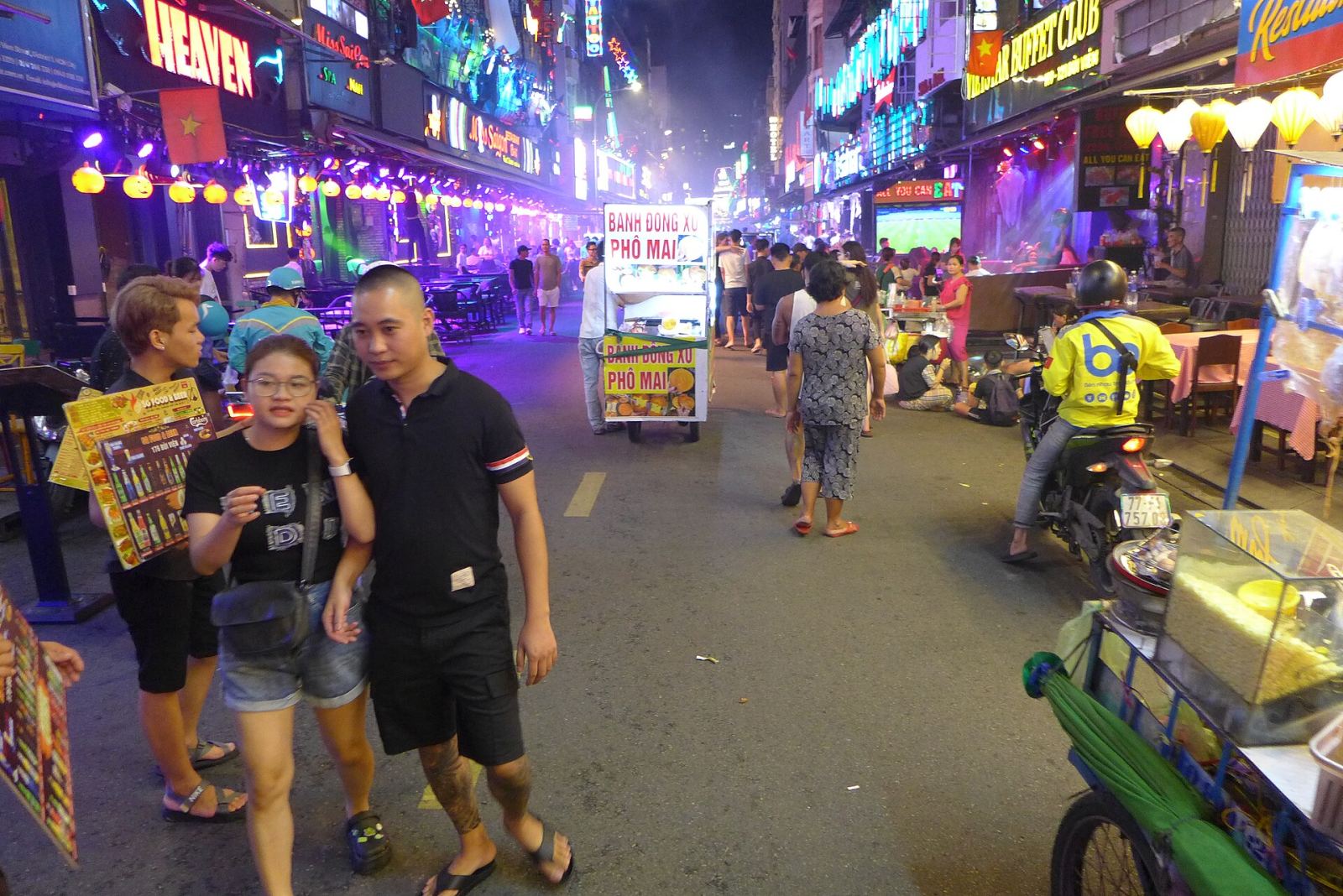 Bui Vien Walking Street: Saigon's Backpacker Nightlife Strip, Explained