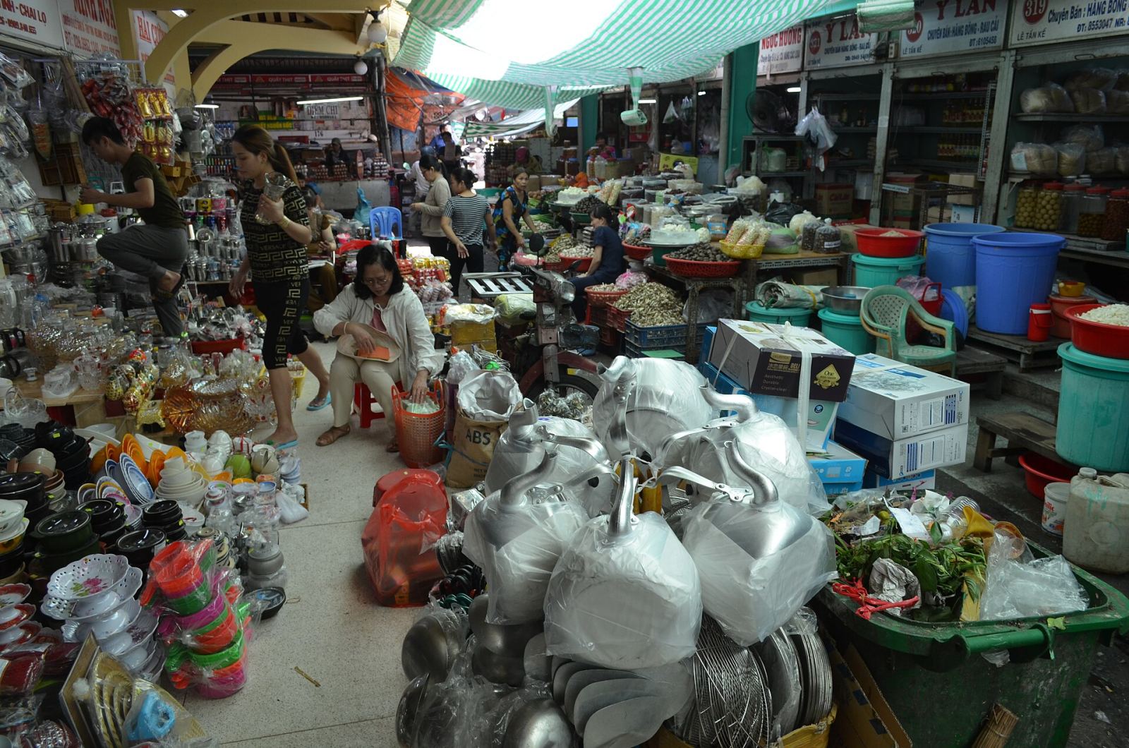 Cho Lon and Binh Tay Market: Saigon's Chinatown, Explained