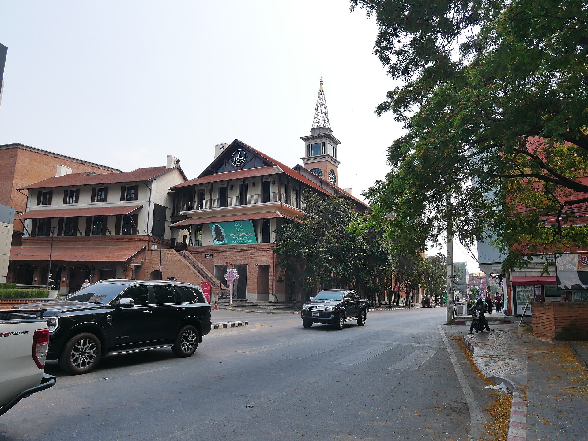 Nimmanhaemin: Chiang Mai's Trendy Café Quarter