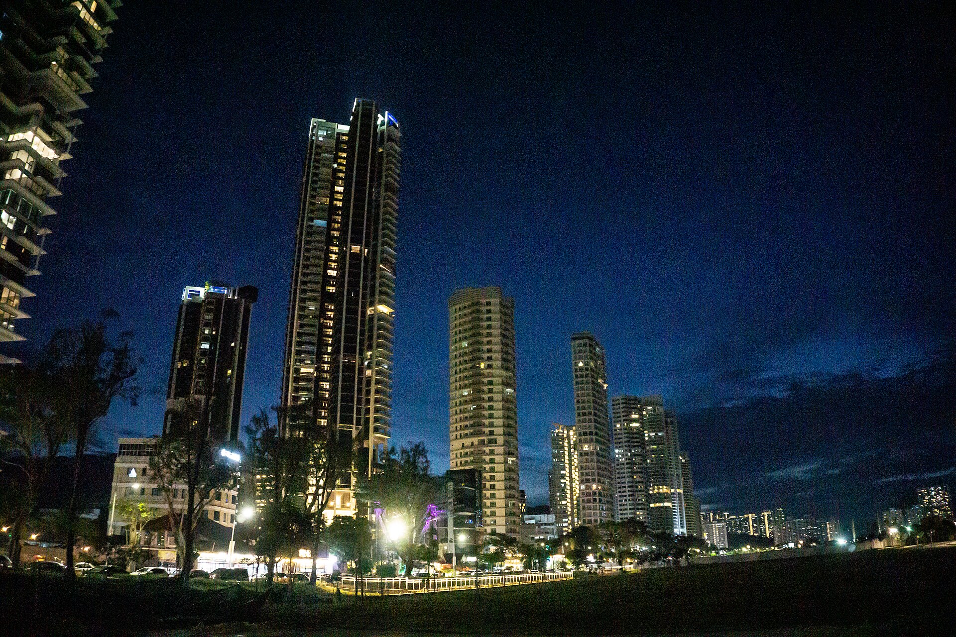 Gurney Drive: Penang's Seafront Promenade and Hawker Strip