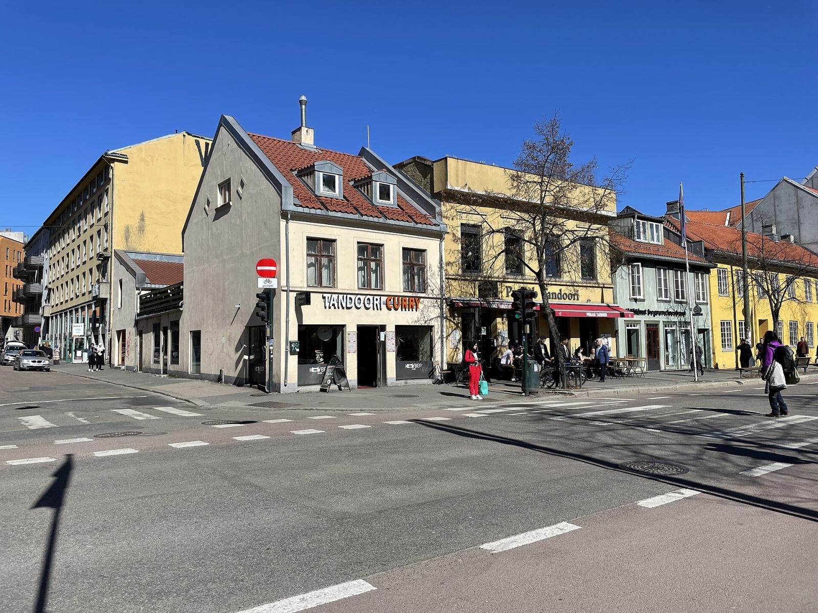 Restaurants along a Grønland street corner, Oslo