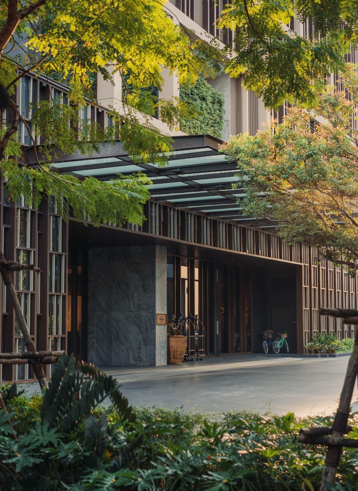 Kimpton Maa-Lai Bangkok lobby and design