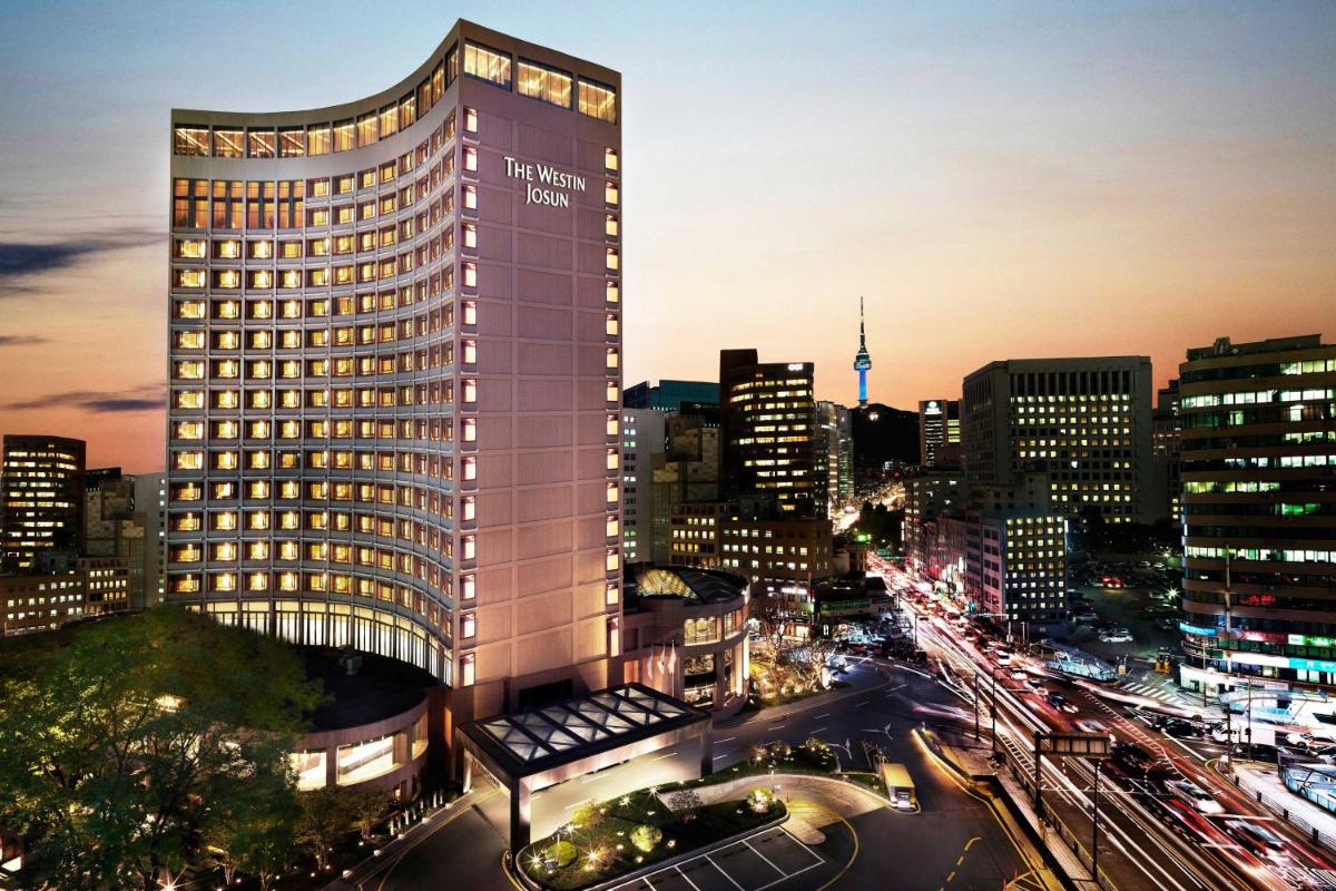 Westin Josun Seoul Hotel lobby and exterior