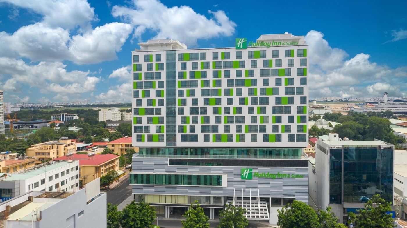 Holiday Inn & Suites Saigon Airport exterior