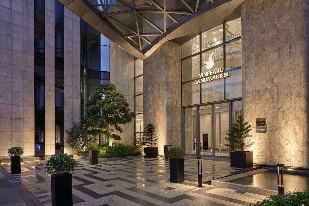 Vinpearl Landmark 81 tower exterior