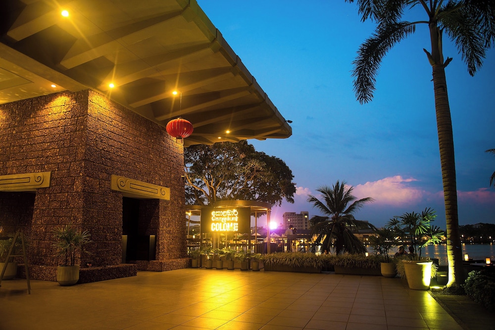 Cinnamon Lakeside Colombo along Beira Lake