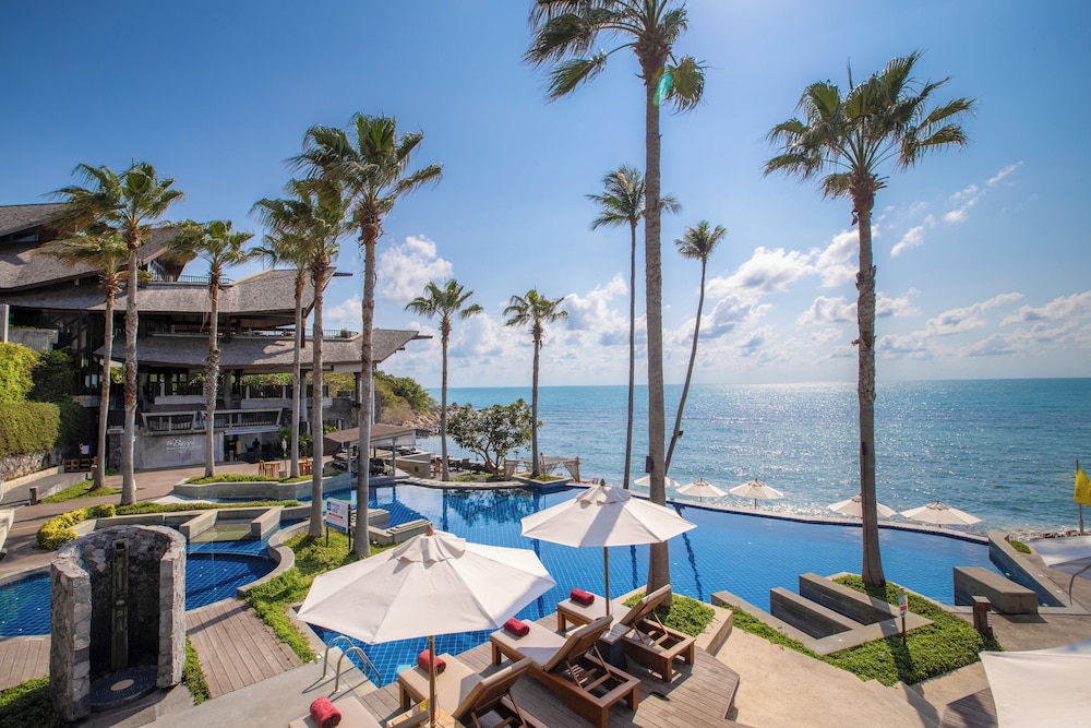 Nora Buri Resort & Spa hillside infinity pool
